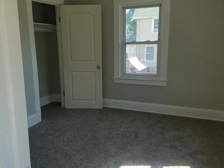201 Marion Ave — Photo 6
