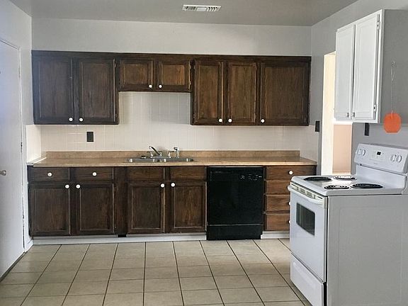 3rd image of 1520 N Steven Dr