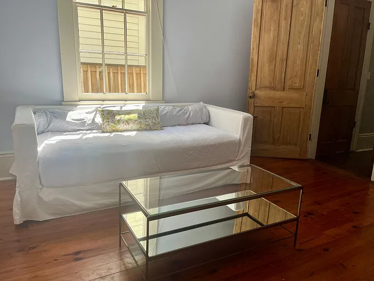 Guest bedroom/home office (first floor)