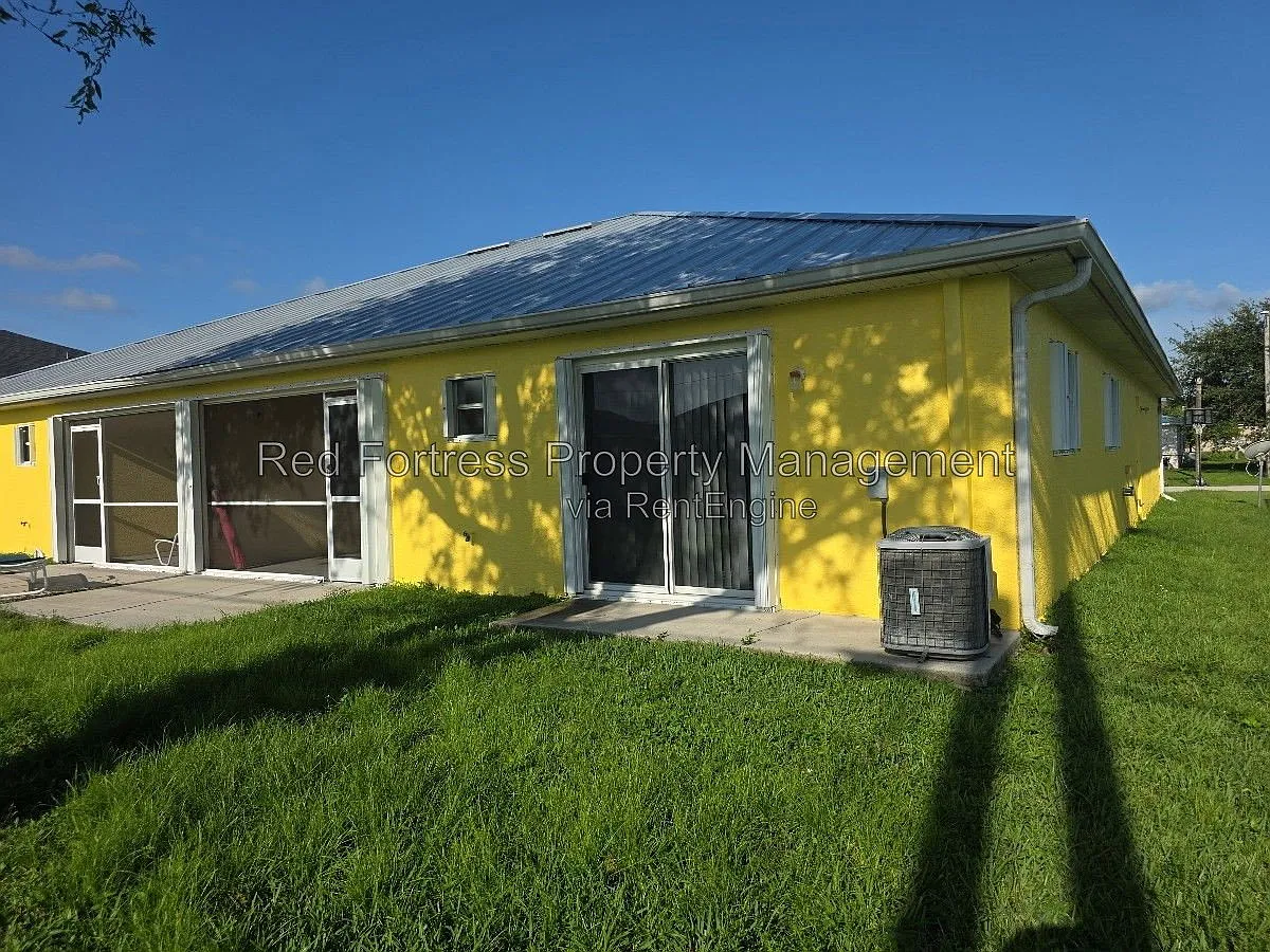 2 bed, 2.0 bath, $1,999 — Photo 2