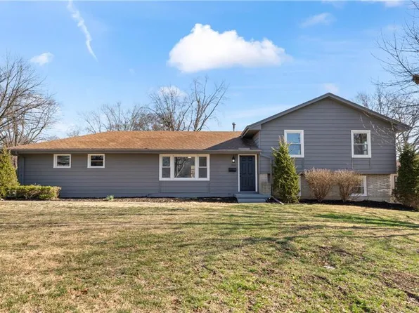 8305 Booth Ave, Raytown, MO 64138
