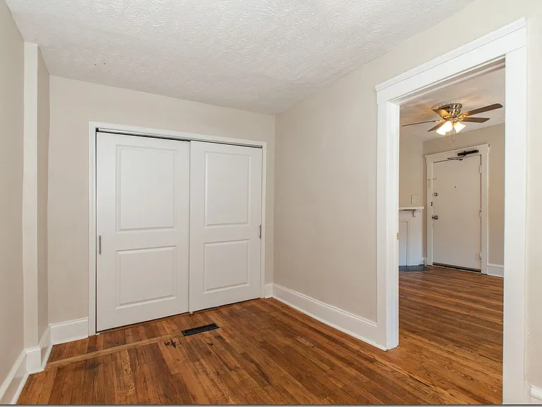 1406 W 75th St — Photo 18