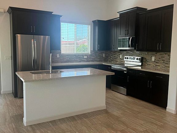 3rd image of 15075 N ESCONDIDO Drive #B