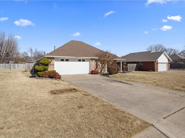 2904 Colton Dr, Springdale, AR 72762
