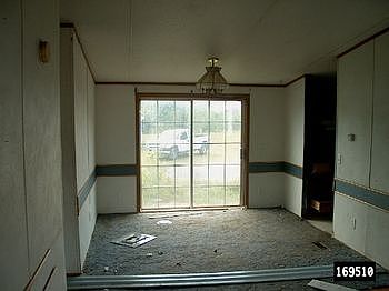 169510X-2.jpg