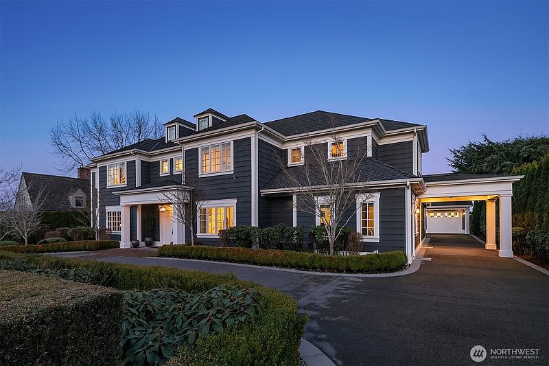 2nd image of 2020 Parkside Drive E