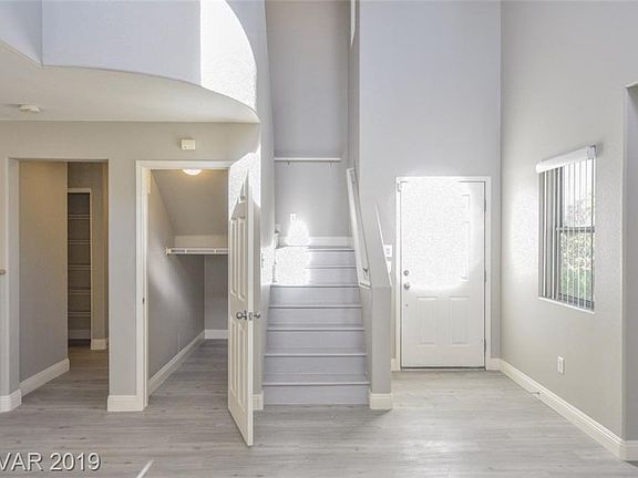 3rd image of 10329 Adrianna Ave