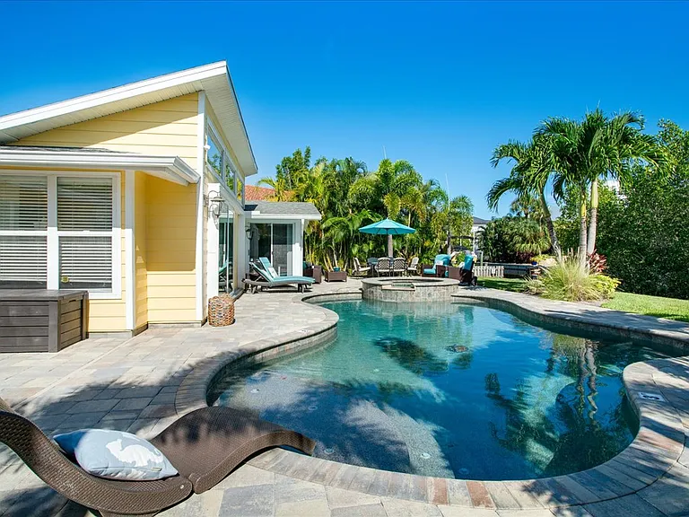 339 Avenida De Paradisio — Photo 5