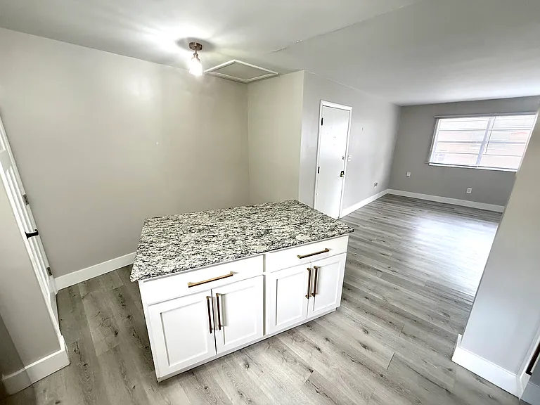 1541 Glenn Ave — Photo 7