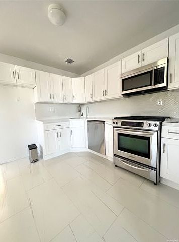 1st image of 1828 Bell Blvd
