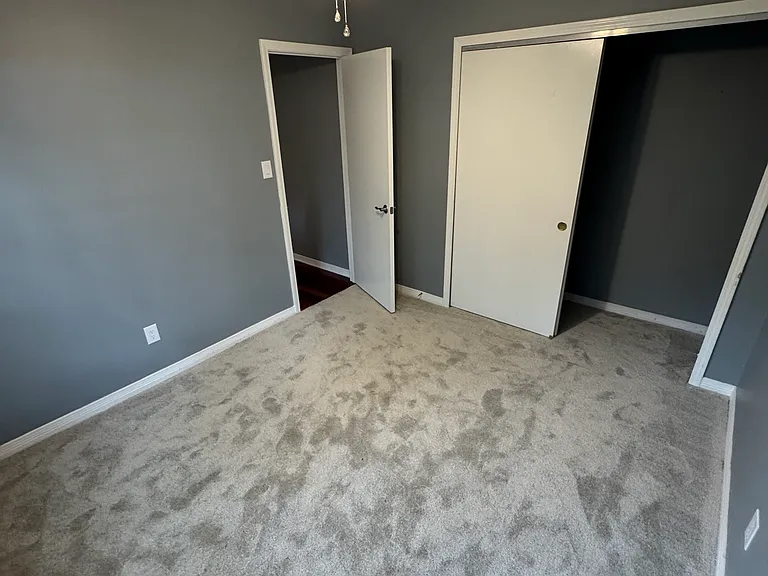 2074 Cambridge Cir — Photo 9