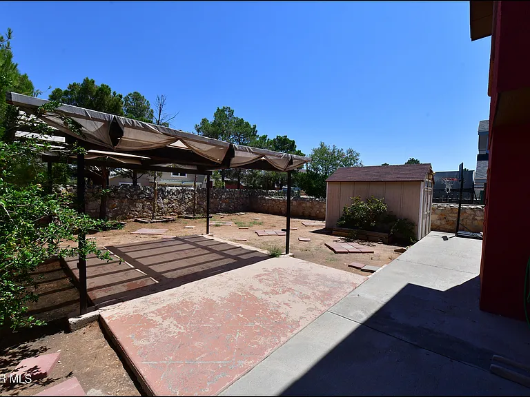 12121 Tower Hill Dr — Photo 37