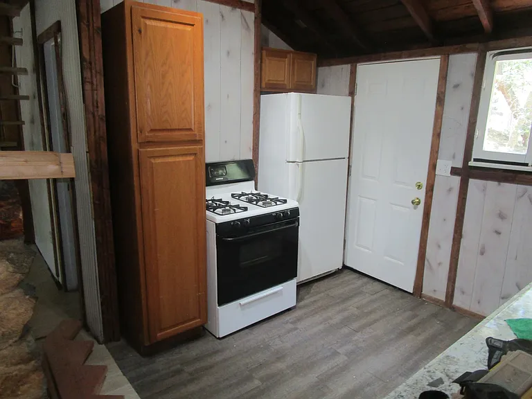 428 Tetley Ln — Photo 8