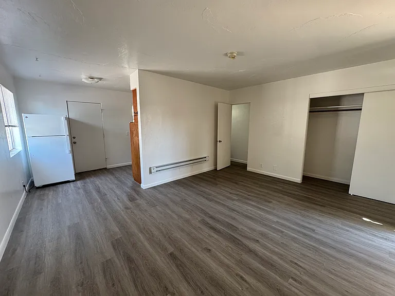 4418 E Lee St — Photo 7
