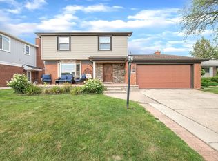 26740 Timber Trl, Dearborn Heights, MI 48127