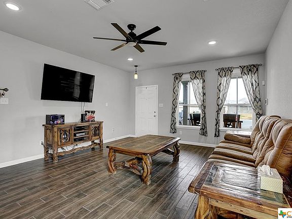 3rd image of 2280 Hawk Dr
