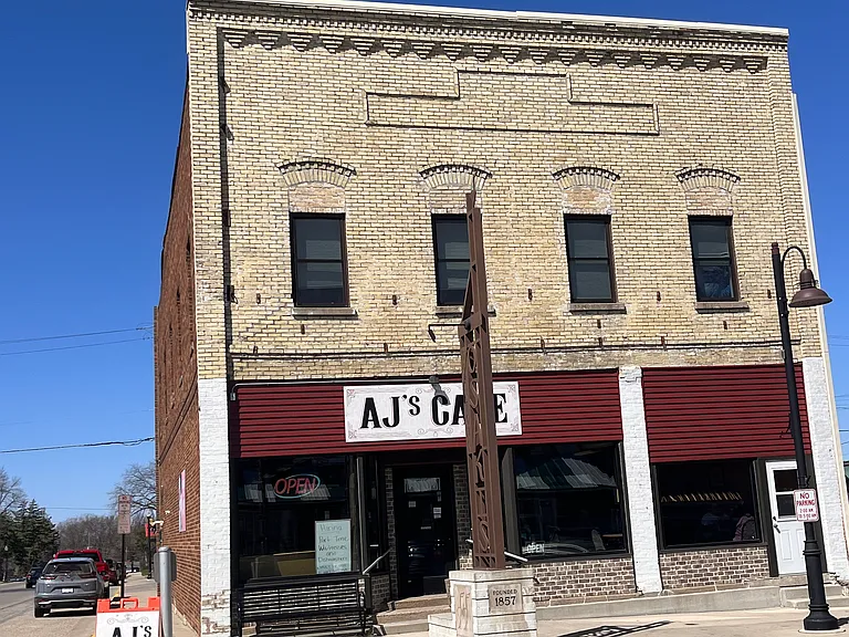 811 Lake St E #8 — Photo 14