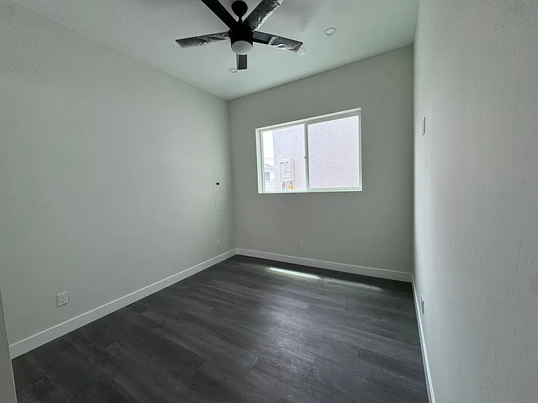 393 Gavin St — Photo 7