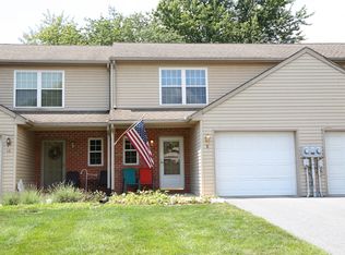 8 Stauffer Ct, Leola, PA 17540