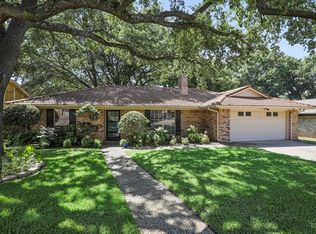 2206 Shady Meadow Ct, Arlington, TX 76013