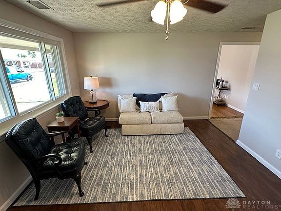 4th image of 248 Doyle Ave