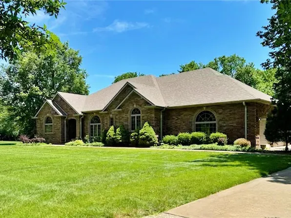 107 W McKinley St, Frontenac, KS 66763