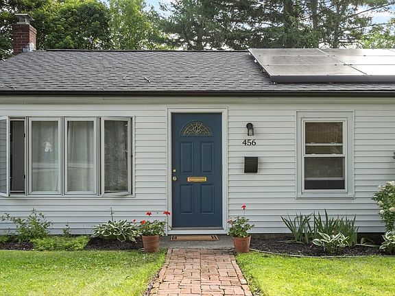 3rd image of 456 Mower St