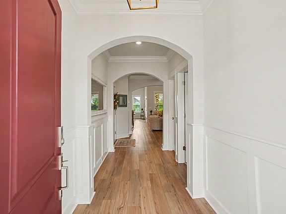 4th image of 1087 Laconic Dr.