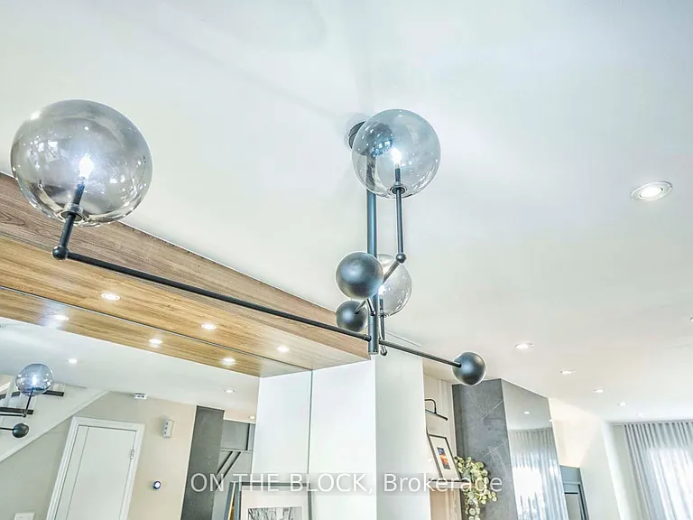 49 Leslie St — Photo 30