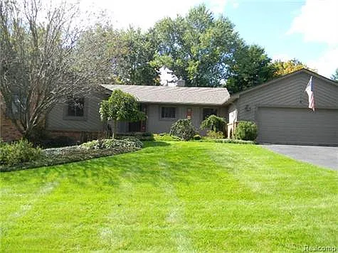 5443 Starwood Dr photo 1