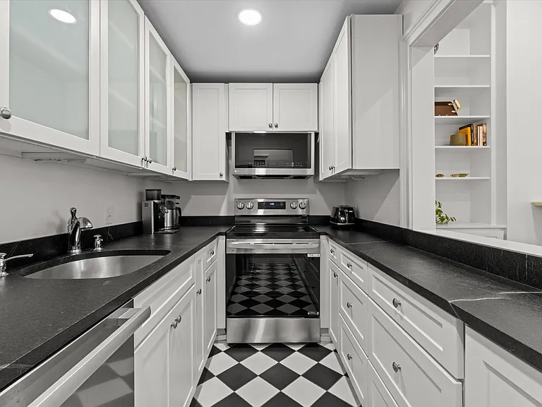 76 Waltham St #2 — Photo 9