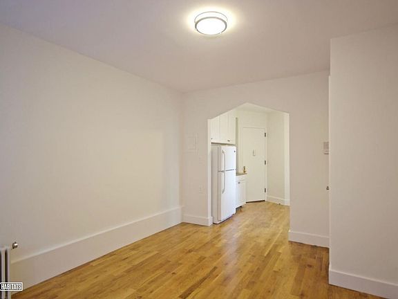 3rd image of 241 Mulberry St APT 6