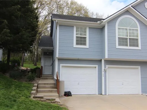 10140 Shearer Rd, Edwardsville, KS 66111