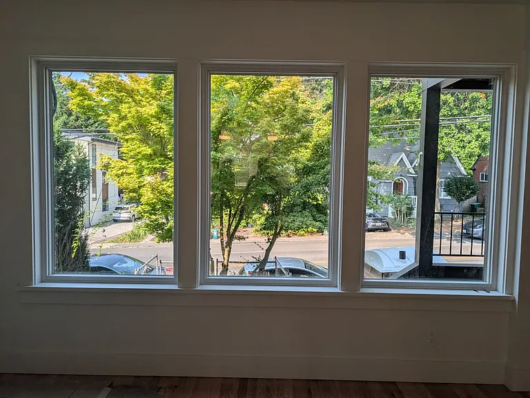 5714 25th Ave NE — Photo 2