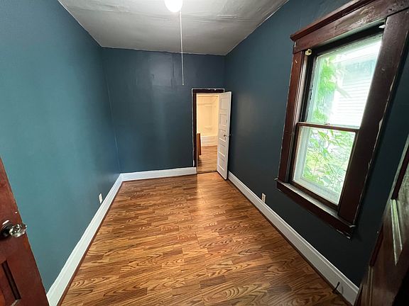 5th image of 1021 Hickory St