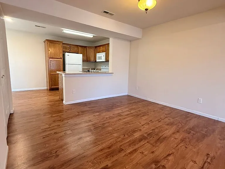 801 Black St — Photo 3