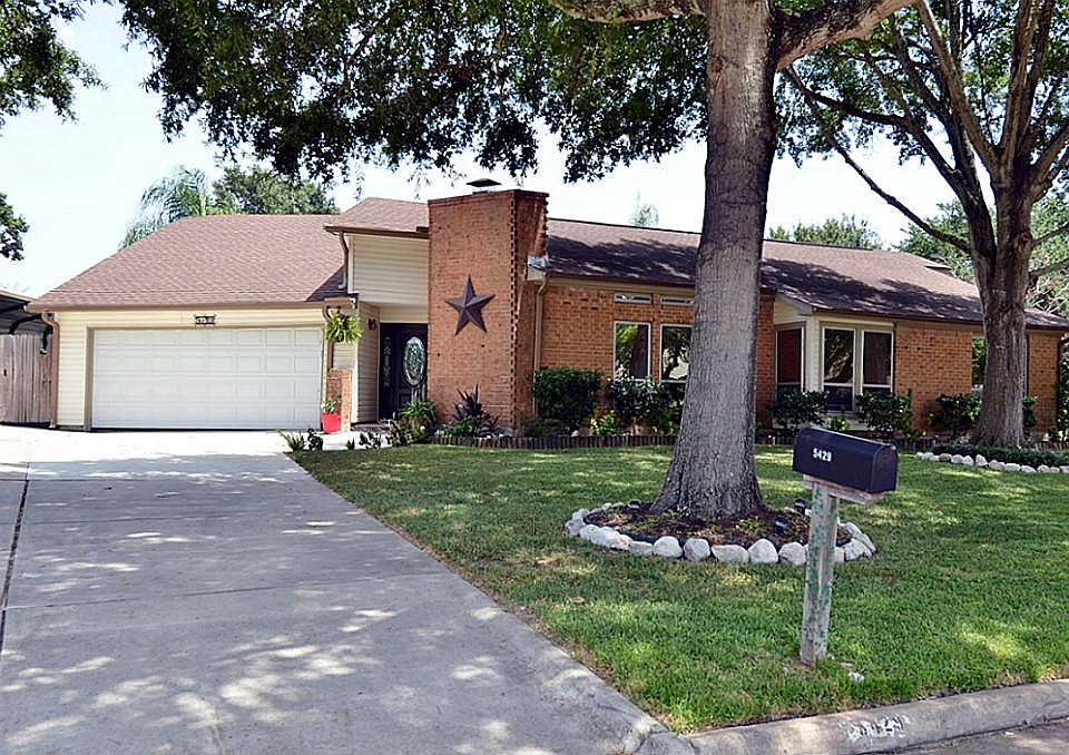 1st image of 5429 Thornwood Cir