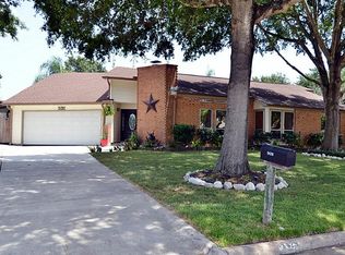 5429 Thornwood Cir, Dickinson, TX 77539