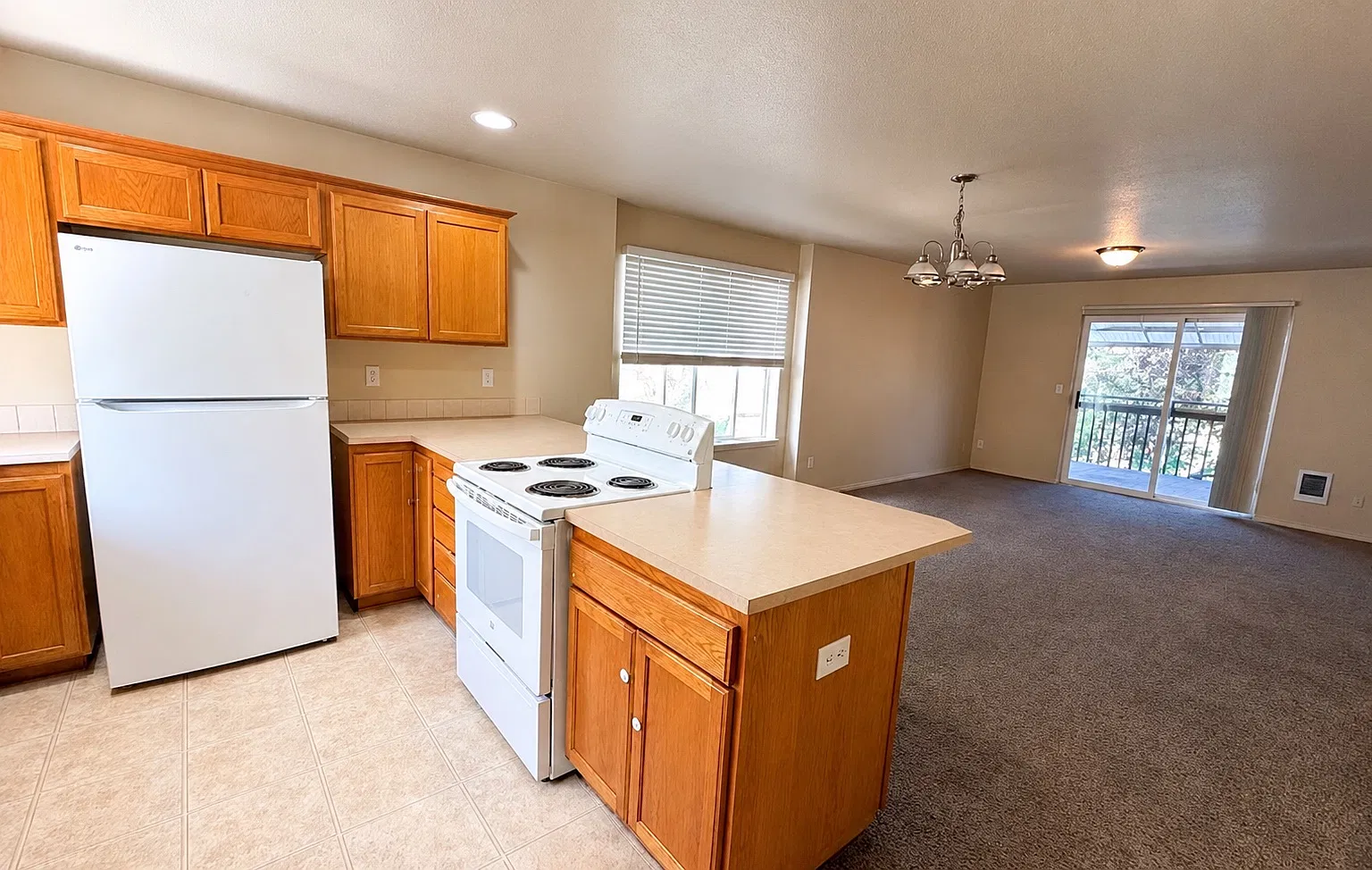 3 bed, 2.5 bath, 1260 sqft, $2,250 — Photo 2