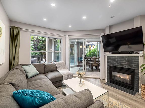 2nd image of 519 12th St #107