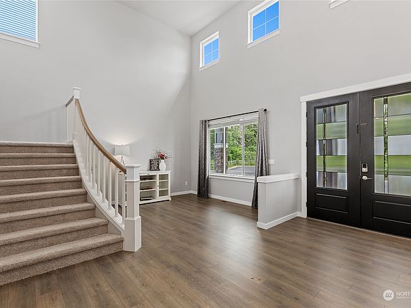 3rd image of 11015 33rd Street NE