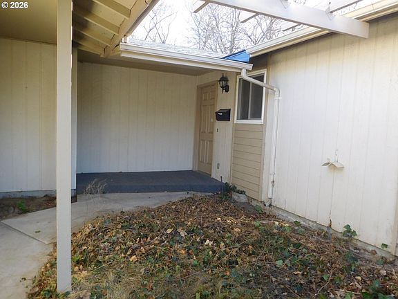 5th image of 1536 SW 44th St