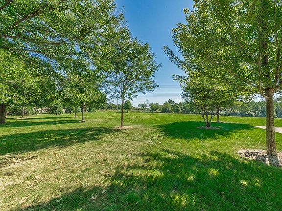 5th image of 796 Thoreau Dr