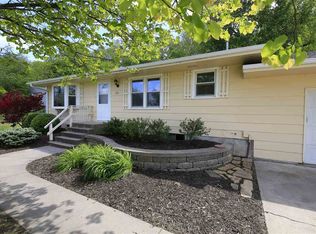 761 Zeandale Rd, Manhattan, KS 66502