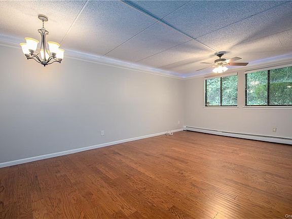 5th image of 124 N Route 303 Unit 1