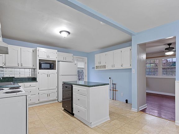 5th image of 3826 Altamira Dr