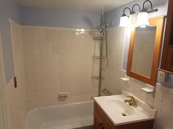 4th image of 275 Prospect St APT 8M