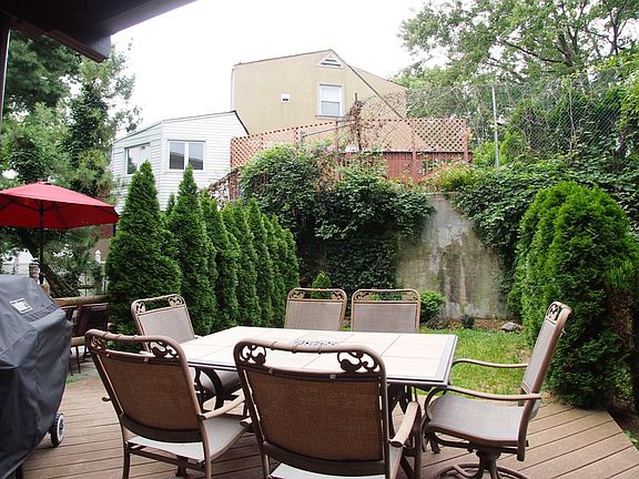 3rd image of 238 Grasmere Dr