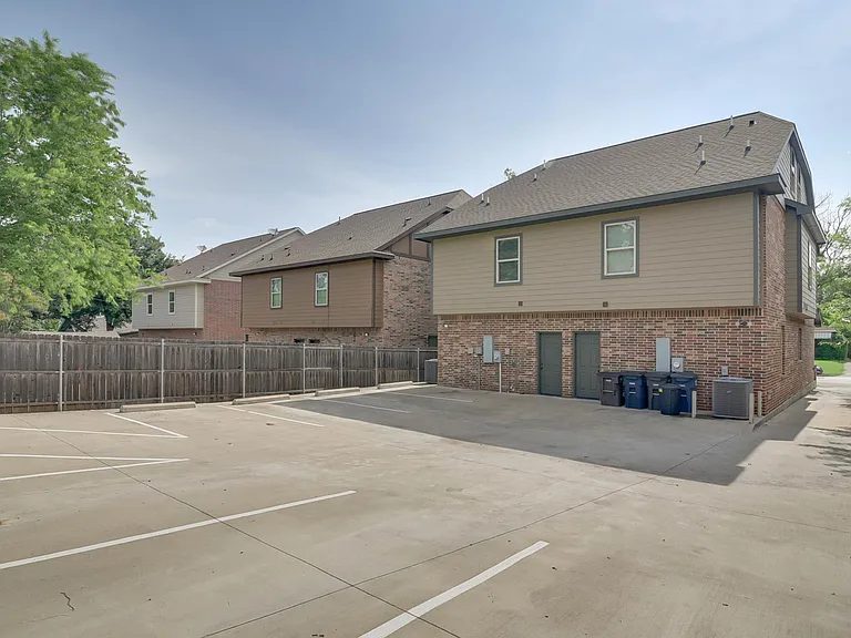3238 McCart Ave — Photo 5