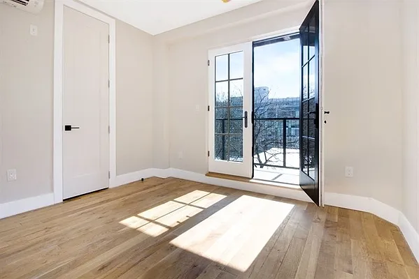 Rented by EXR | media 8